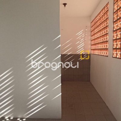 Casa com 170m², 4 quartos (sendo 2 suítes), 3 garagens, no bairro Pantanal em Florianópolis