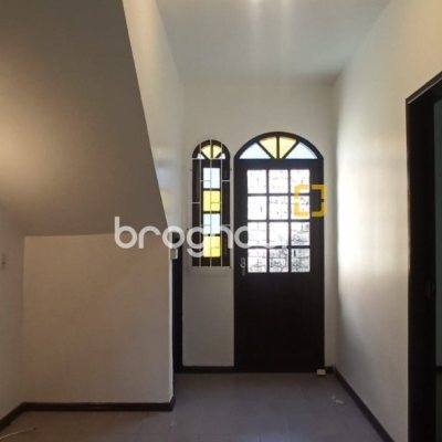 Casa com 170m², 4 quartos (sendo 2 suítes), 3 garagens, no bairro Pantanal em Florianópolis