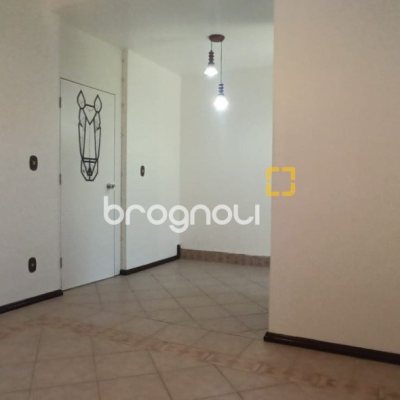Casa com 170m², 4 quartos (sendo 2 suítes), 3 garagens, no bairro Pantanal em Florianópolis