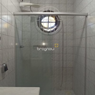 Casa com 170m², 4 quartos (sendo 2 suítes), 3 garagens, no bairro Pantanal em Florianópolis