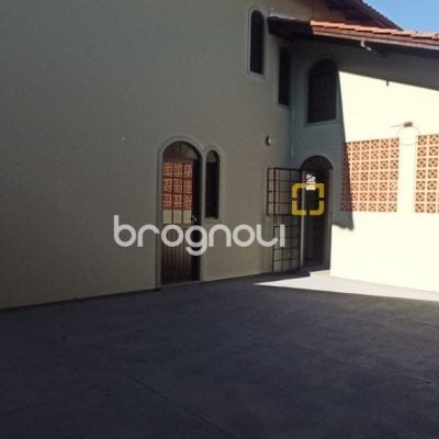 Casa com 170m², 4 quartos (sendo 2 suítes), 3 garagens, no bairro Pantanal em Florianópolis