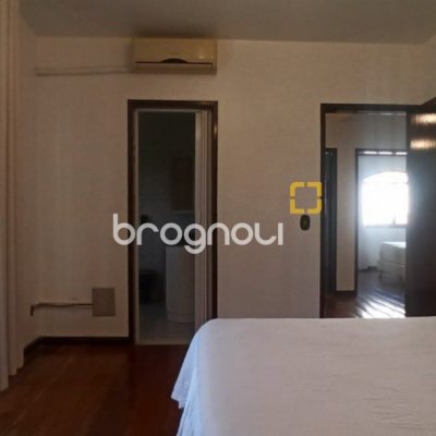 Casa com 170m², 4 quartos (sendo 2 suítes), 3 garagens, no bairro Pantanal em Florianópolis