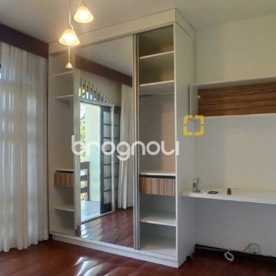 Casa com 170m², 4 quartos (sendo 2 suítes), 3 garagens, no bairro Pantanal em Florianópolis