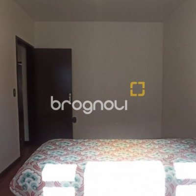 Casa com 170m², 4 quartos (sendo 2 suítes), 3 garagens, no bairro Pantanal em Florianópolis
