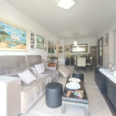 Apartamento com 102m², 3 quartos (sendo 1 suíte), 1 garagem, no bairro Agronômica em Florianópolis