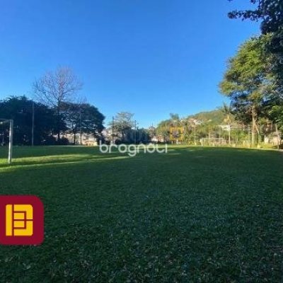 Apartamento com 102m², 3 quartos (sendo 1 suíte), 1 garagem, no bairro Agronômica em Florianópolis