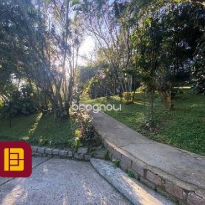Apartamento com 102m², 3 quartos (sendo 1 suíte), 1 garagem, no bairro Agronômica em Florianópolis