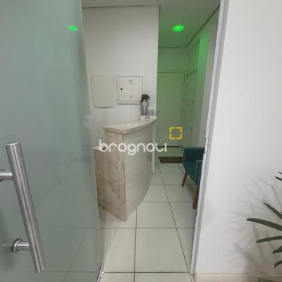 Sala com 37m², 1 garagem, no bairro Córrego Grande em Florianópolis