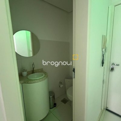 Sala com 37m², 1 garagem, no bairro Córrego Grande em Florianópolis