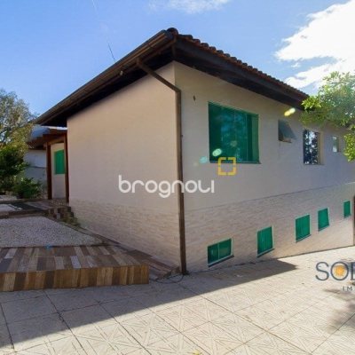 Pousada / Hotel com 376m², 10 quartos (sendo 3 suítes), no bairro Córrego Grande em Florianópolis