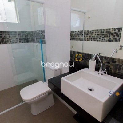 Pousada / Hotel com 376m², 10 quartos (sendo 3 suítes), no bairro Córrego Grande em Florianópolis