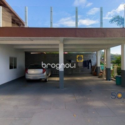 Pousada / Hotel com 376m², 10 quartos (sendo 3 suítes), no bairro Córrego Grande em Florianópolis