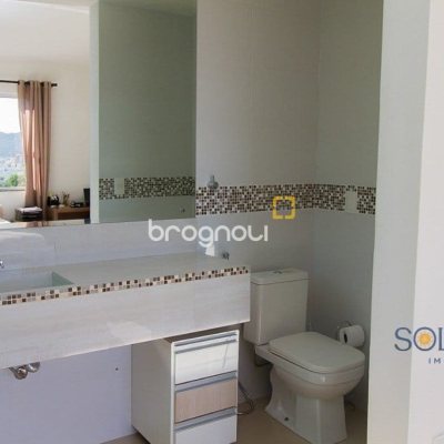 Pousada / Hotel com 376m², 10 quartos (sendo 3 suítes), no bairro Córrego Grande em Florianópolis