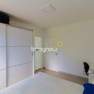 Pousada / Hotel com 376m², 10 quartos (sendo 3 suítes), no bairro Córrego Grande em Florianópolis