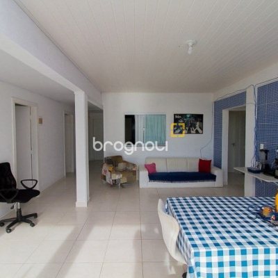 Pousada / Hotel com 376m², 10 quartos (sendo 3 suítes), no bairro Córrego Grande em Florianópolis
