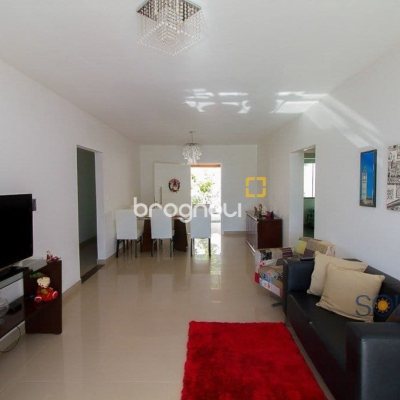 Pousada / Hotel com 376m², 10 quartos (sendo 3 suítes), no bairro Córrego Grande em Florianópolis
