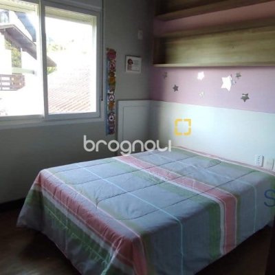Casa de Condomínio com 542m², 6 quartos (sendo 3 suítes), 4 garagens, no bairro Cacupé em Florianópolis