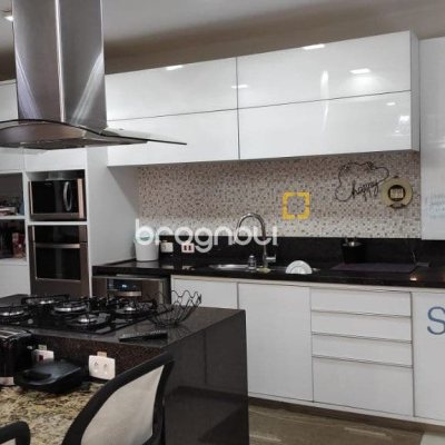 Casa de Condomínio com 542m², 6 quartos (sendo 3 suítes), 4 garagens, no bairro Cacupé em Florianópolis