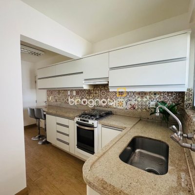 Apartamento com 119m², 3 quartos (sendo 1 suíte), 1 garagem, no bairro Centro em Florianópolis