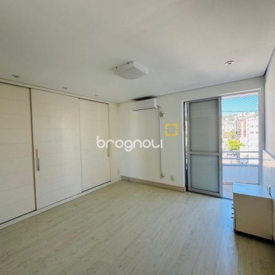 Apartamento com 119m², 3 quartos (sendo 1 suíte), 1 garagem, no bairro Centro em Florianópolis