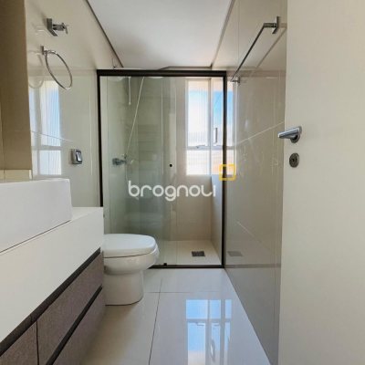 Apartamento com 119m², 3 quartos (sendo 1 suíte), 1 garagem, no bairro Centro em Florianópolis