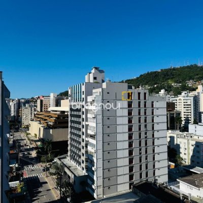 Apartamento com 119m², 3 quartos (sendo 1 suíte), 1 garagem, no bairro Centro em Florianópolis