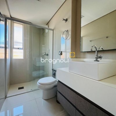 Apartamento com 119m², 3 quartos (sendo 1 suíte), 1 garagem, no bairro Centro em Florianópolis