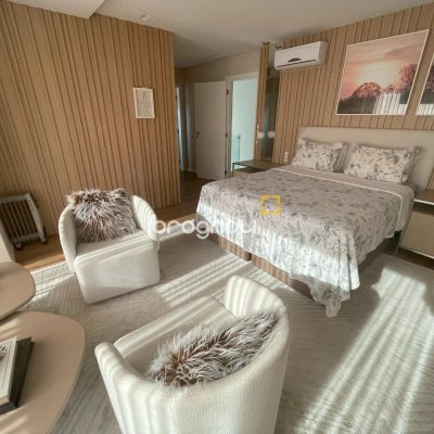 Casa com 511m², 5 quartos (sendo 3 suítes), 2 garagens, no bairro Pedra Branca em Palhoça