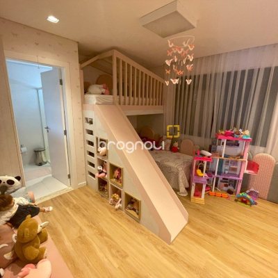 Casa com 511m², 5 quartos (sendo 3 suítes), 2 garagens, no bairro Pedra Branca em Palhoça