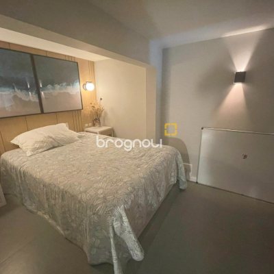 Casa com 511m², 5 quartos (sendo 3 suítes), 2 garagens, no bairro Pedra Branca em Palhoça