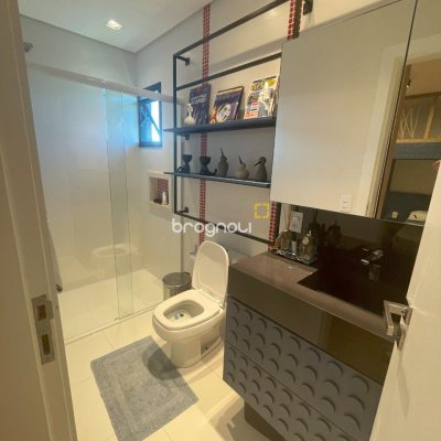 Casa com 511m², 5 quartos (sendo 3 suítes), 2 garagens, no bairro Pedra Branca em Palhoça