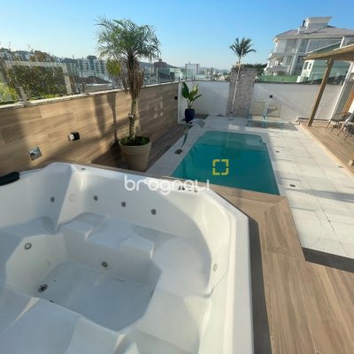 Casa com 511m², 5 quartos (sendo 3 suítes), 2 garagens, no bairro Pedra Branca em Palhoça