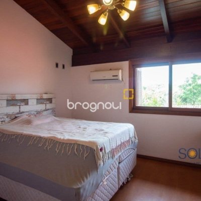Casa com 430m², 7 quartos (sendo 5 suítes), 2 garagens, no bairro Jurerê em Florianópolis
