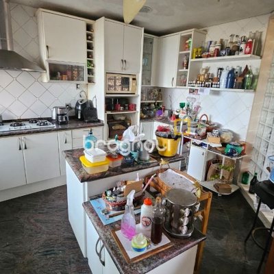 Casa com 430m², 7 quartos (sendo 5 suítes), 2 garagens, no bairro Jurerê em Florianópolis