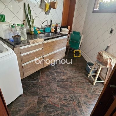 Casa com 430m², 7 quartos (sendo 5 suítes), 2 garagens, no bairro Jurerê em Florianópolis