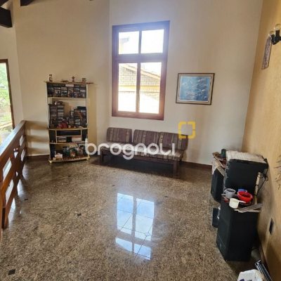 Casa com 430m², 7 quartos (sendo 5 suítes), 2 garagens, no bairro Jurerê em Florianópolis