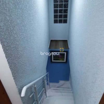 Casa com 199m², 5 quartos (sendo 3 suítes), 2 garagens, no bairro Ingleses do Rio Vermelho em Florianópolis