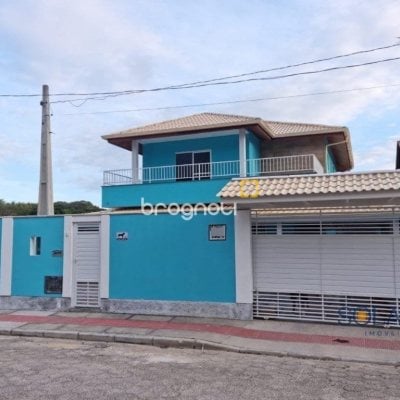 Casa com 199m², 5 quartos (sendo 3 suítes), 2 garagens, no bairro Ingleses do Rio Vermelho em Florianópolis