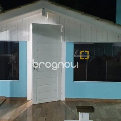 Casa com 199m², 5 quartos (sendo 3 suítes), 2 garagens, no bairro Ingleses do Rio Vermelho em Florianópolis