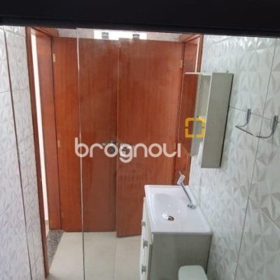Casa com 199m², 5 quartos (sendo 3 suítes), 2 garagens, no bairro Ingleses do Rio Vermelho em Florianópolis