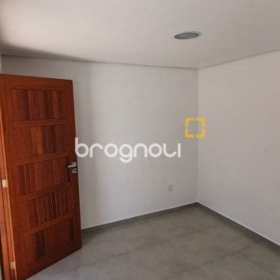 Casa com 199m², 5 quartos (sendo 3 suítes), 2 garagens, no bairro Ingleses do Rio Vermelho em Florianópolis