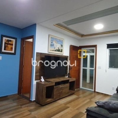 Casa com 199m², 5 quartos (sendo 3 suítes), 2 garagens, no bairro Ingleses do Rio Vermelho em Florianópolis