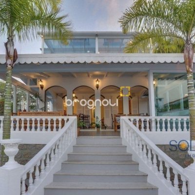 Pousada / Hotel com 350m², 10 quartos (sendo 10 suítes), no bairro Canasvieiras em Florianópolis