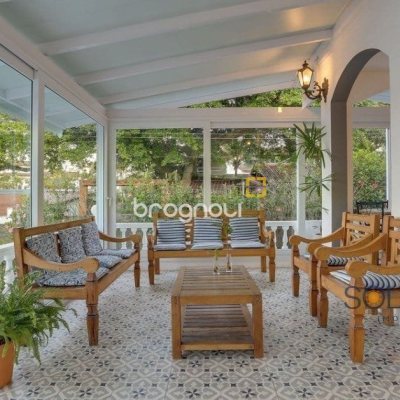 Pousada / Hotel com 350m², 10 quartos (sendo 10 suítes), no bairro Canasvieiras em Florianópolis