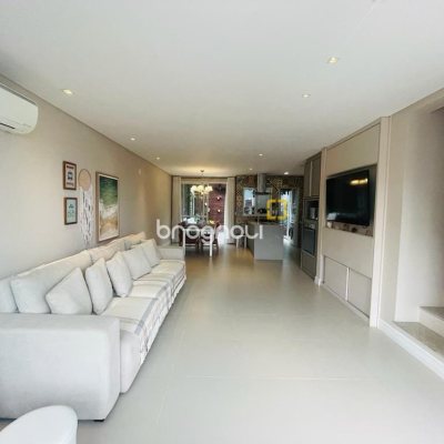 Casa de Condomínio com 149m², 3 quartos (sendo 1 suíte), 2 garagens, no bairro Sambaqui em Florianópolis