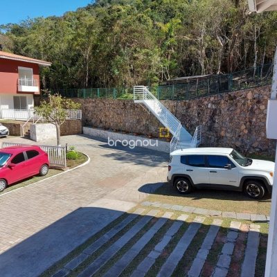 Casa de Condomínio com 149m², 3 quartos (sendo 1 suíte), 2 garagens, no bairro Sambaqui em Florianópolis