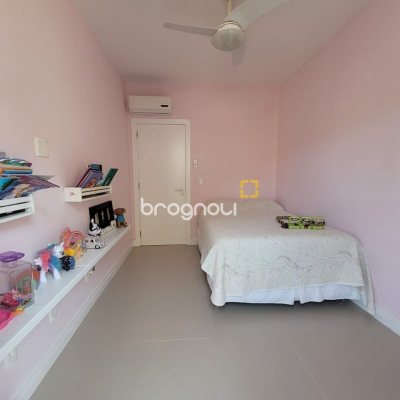 Casa de Condomínio com 149m², 3 quartos (sendo 1 suíte), 2 garagens, no bairro Sambaqui em Florianópolis