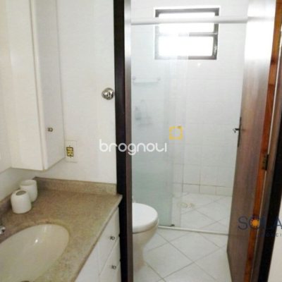 Casa com 356m², 6 quartos (sendo 1 suíte), 3 garagens, no bairro Trindade em Florianópolis