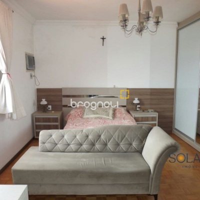Casa com 356m², 6 quartos (sendo 1 suíte), 3 garagens, no bairro Trindade em Florianópolis