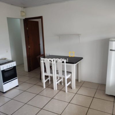 Casa Comercial com 700m², 2 garagens, no bairro Trindade em Florianópolis